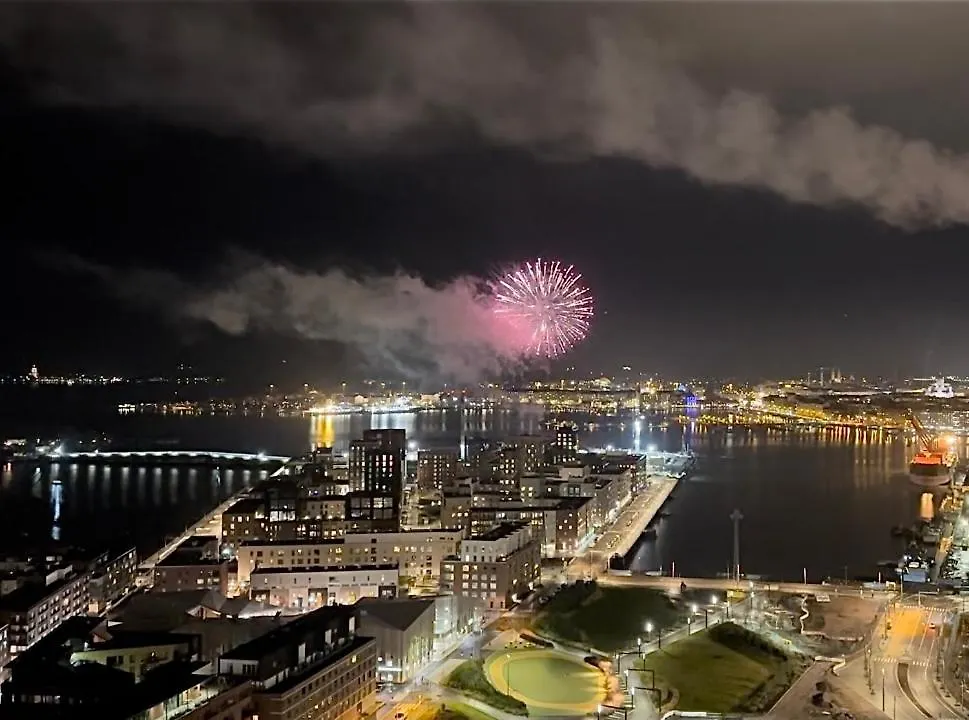 Luxury Skyscraper Apartment With Amazing View Over 헬싱키 0*,